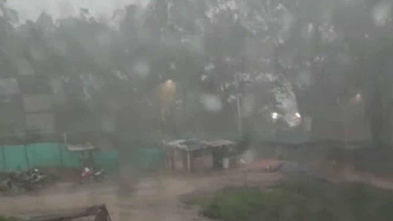 [VIDEO] A esta hora cae tremendo aguacero en el municipio de Bello