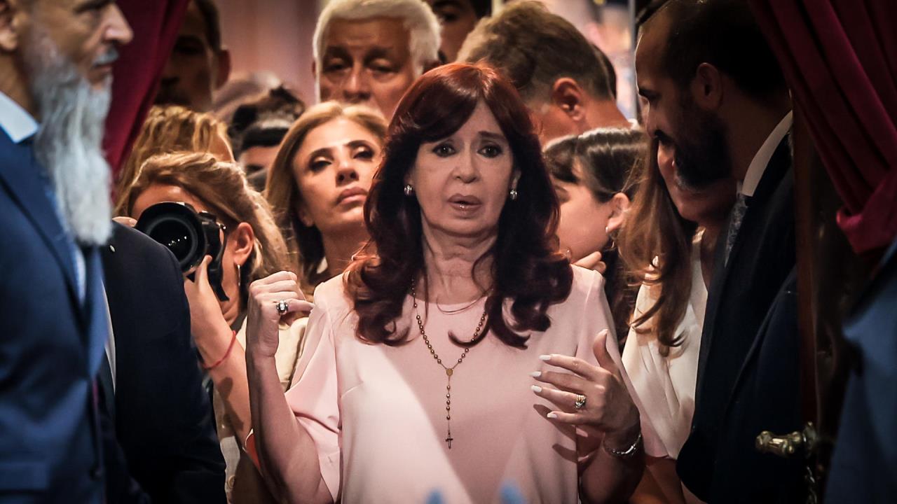Corrupción "sin precedentes", dice tribunal que condenó a Cristina Fernández