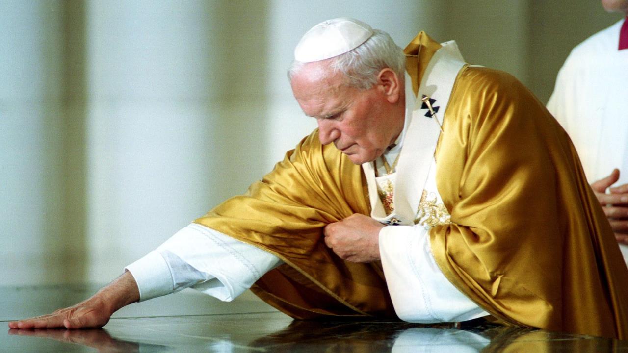 Un documental polaco revela que Juan Pablo II protegió a curas pedófilos