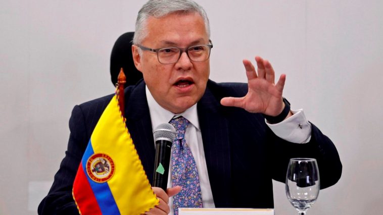 ministro de Justicia de Colombia Nestor Osuna ley