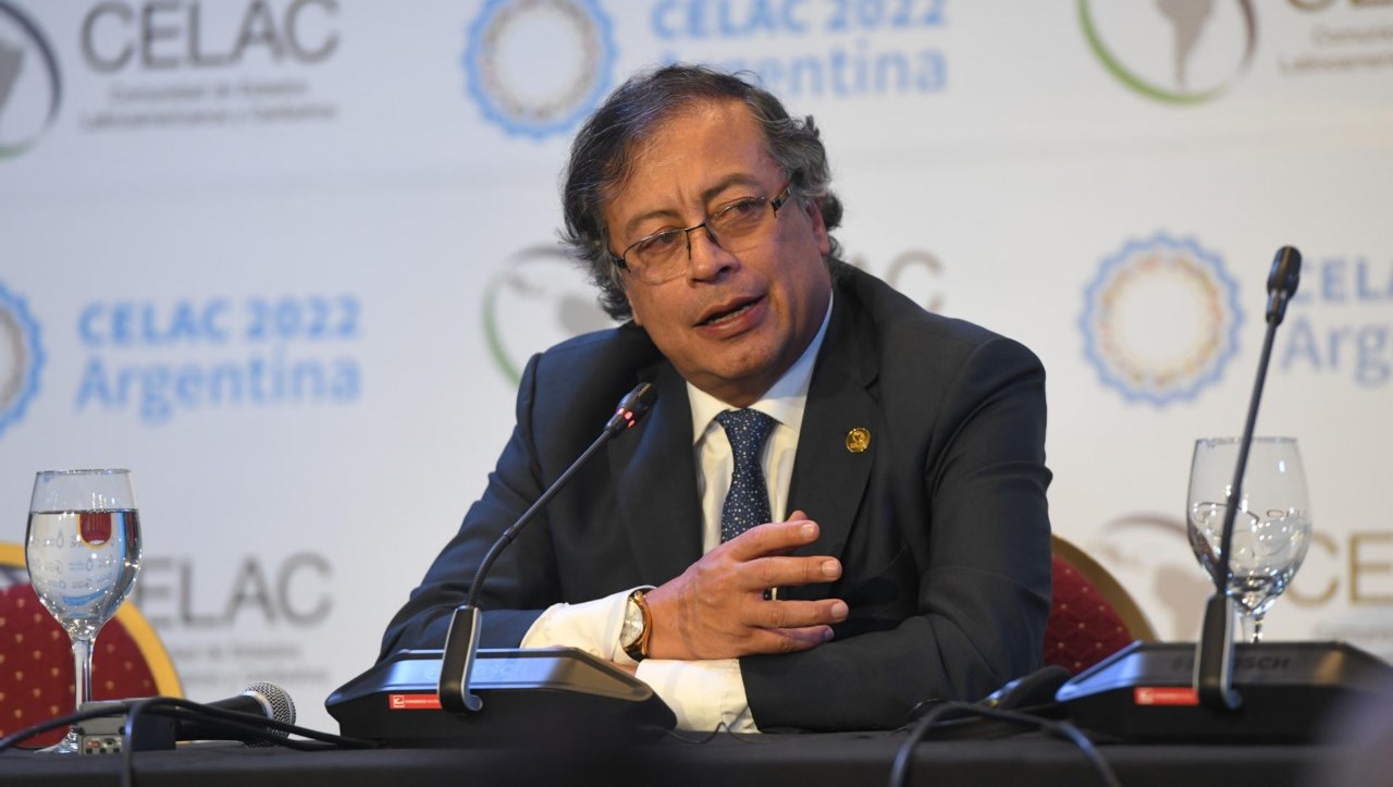 El presidente Petro pide al sistema financiero bajar tasas de intermediación