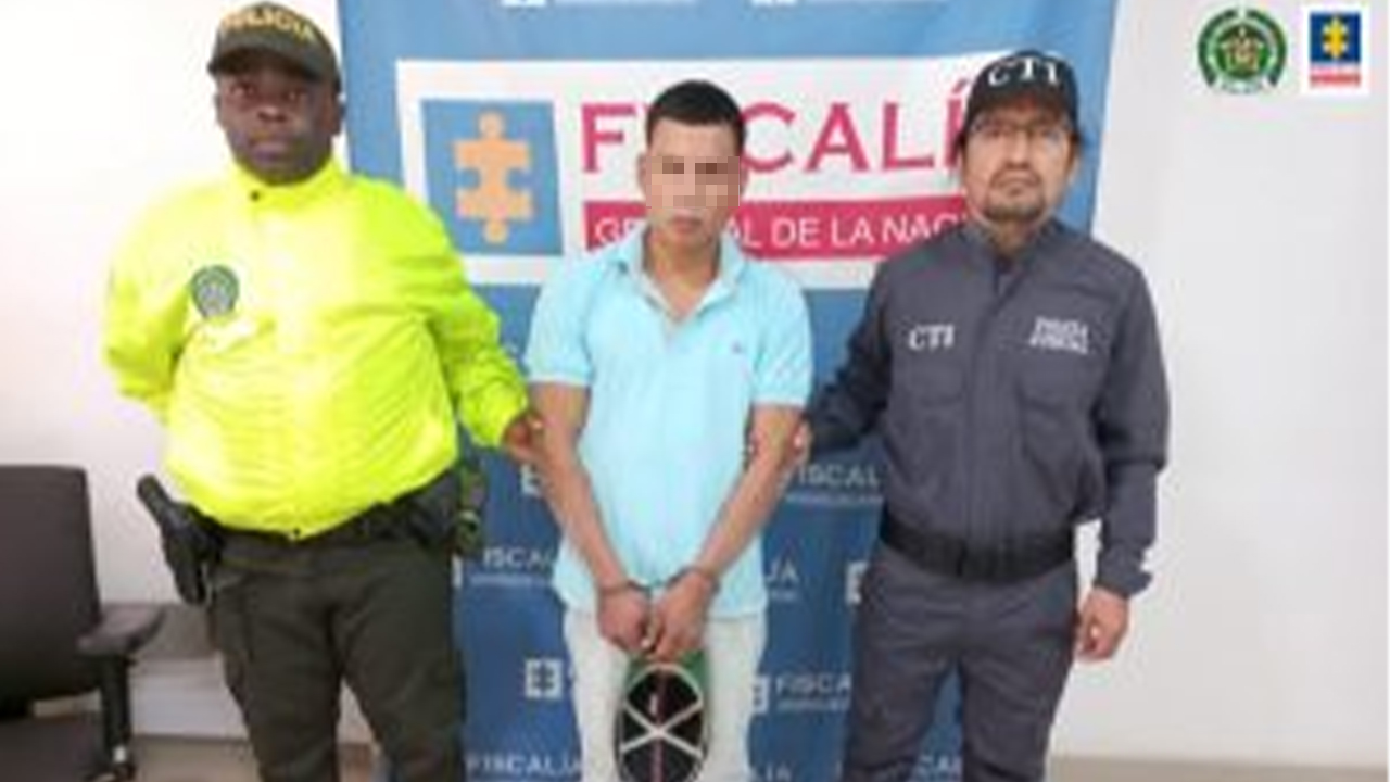 ¡Indignante! Golpeó a la mamá hasta que le fracturó un brazo