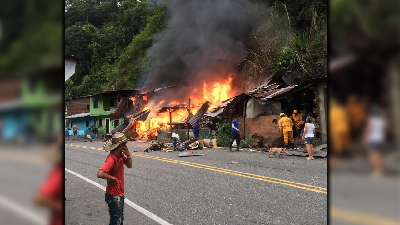 ¡Lamentable! Una adulta mayor murió incinerada tras incendio en su casa