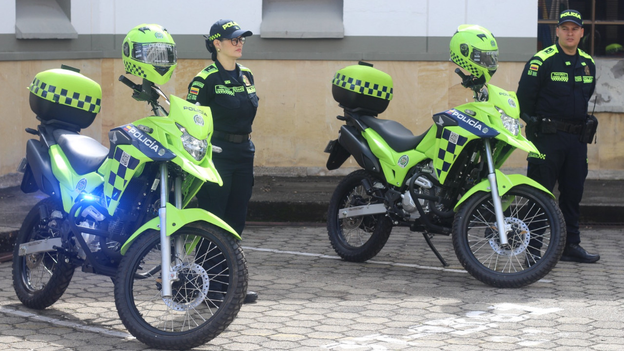 [VIDEO] Alcaldía de Bello le entregó motos nuevas a la Policía y al Ejército