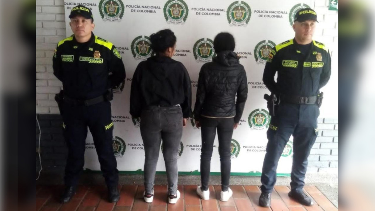 [VIDEO] Dos mujeres fueron capturadas por presuntamente robar en un bus de Cali