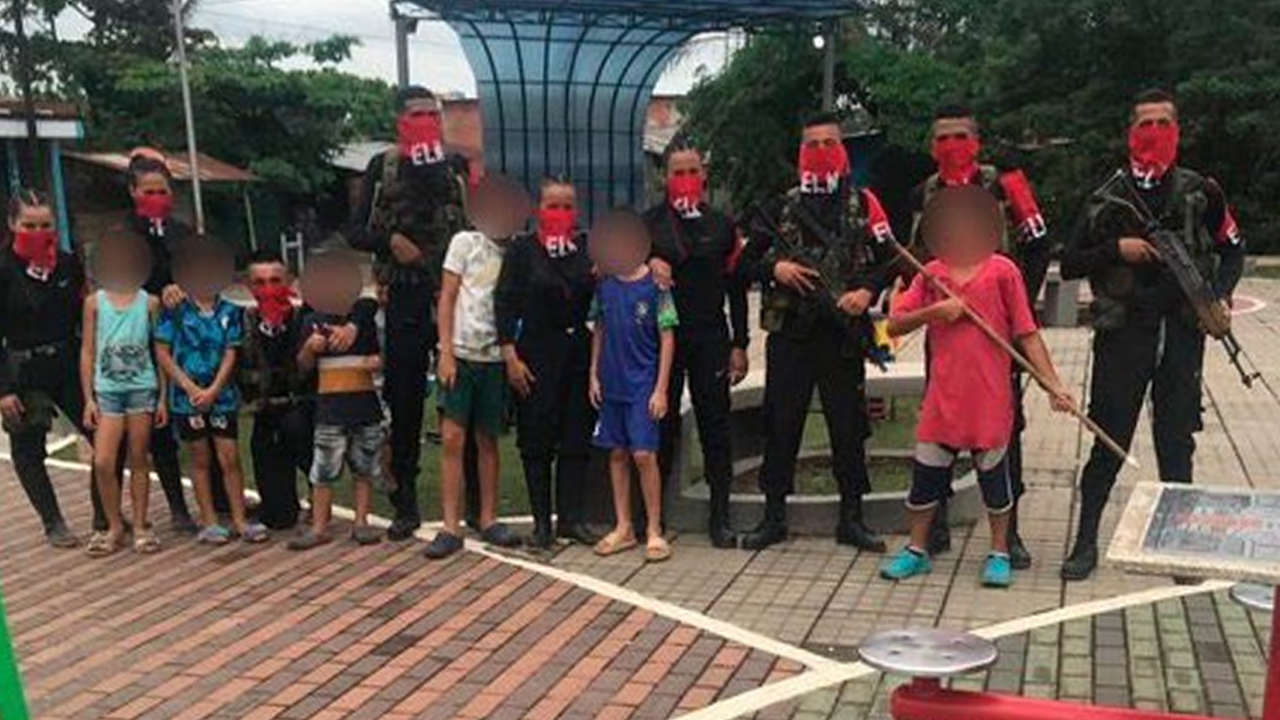 Fotografías de ELN con niños no solo muestra control sino que normaliza su presencia Defensoría del Pueblo