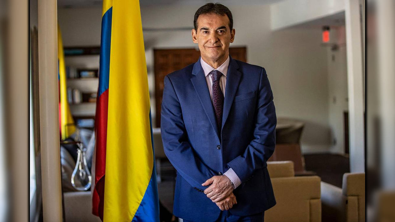 General (r) William Salamanca