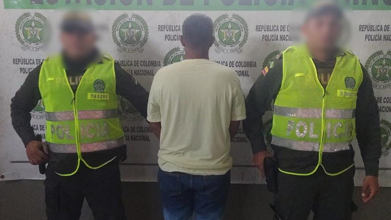 Le estaba pegando a su mujer con un palo y la Policía lo capturó