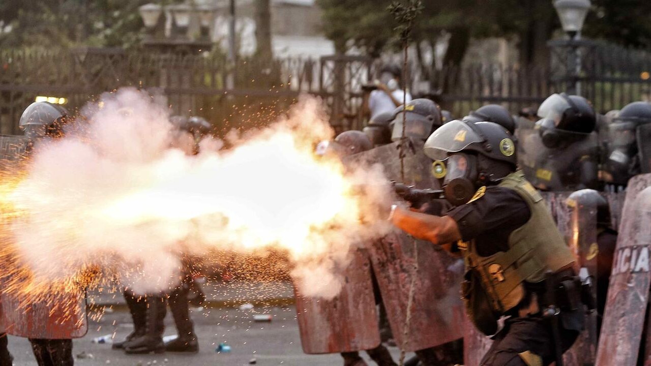 Perú crea un grupo de fiscales para investigar violaciones de los DIH