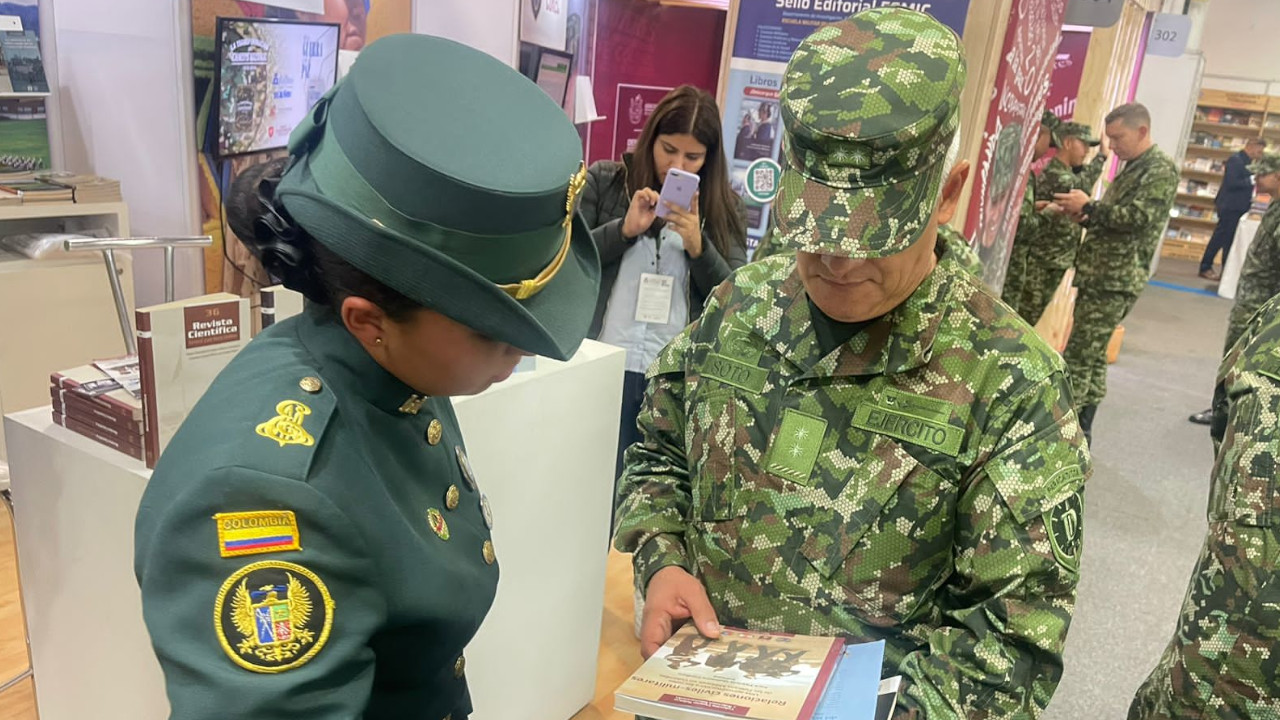 [VIDEO] Ejército presenta su sello editorial en la Feria Internacional del Libro de Bogotá