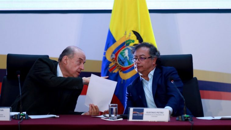 presidente de Colombia Gustavo Petro d y su ministro de Relaciones Exteriores Alvaro Leyva