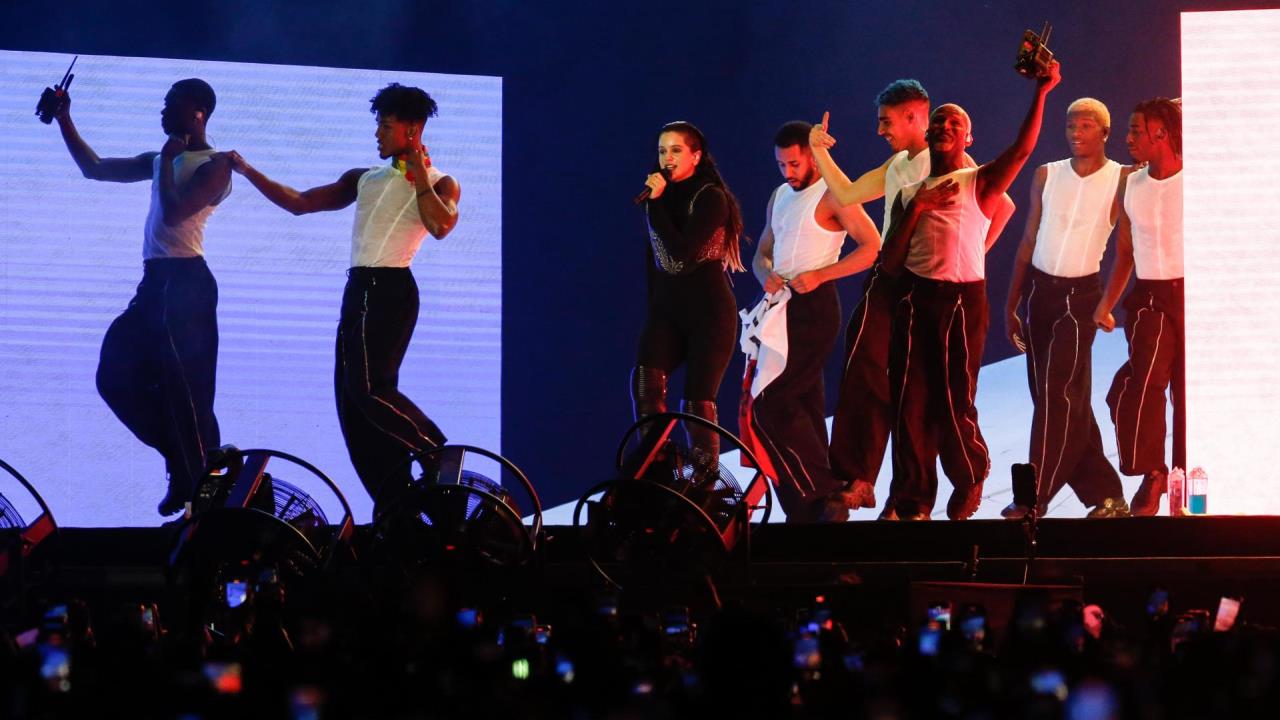 Rosalía cierra gira por América con concierto en Zócalo de Ciudad de México
