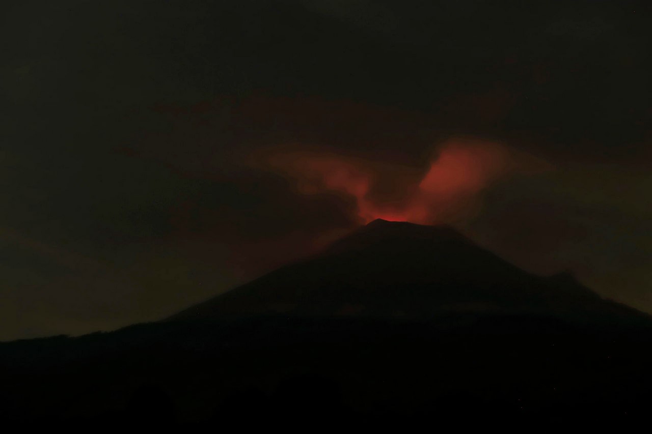 Cenizas del volcán Popocatépetl suspenden vuelos en Ciudad de México por casi 6 horas 2 Cenizas del volcan Popocatepetl suspenden vuelos en Ciudad de Mexico por casi 6 horas 2