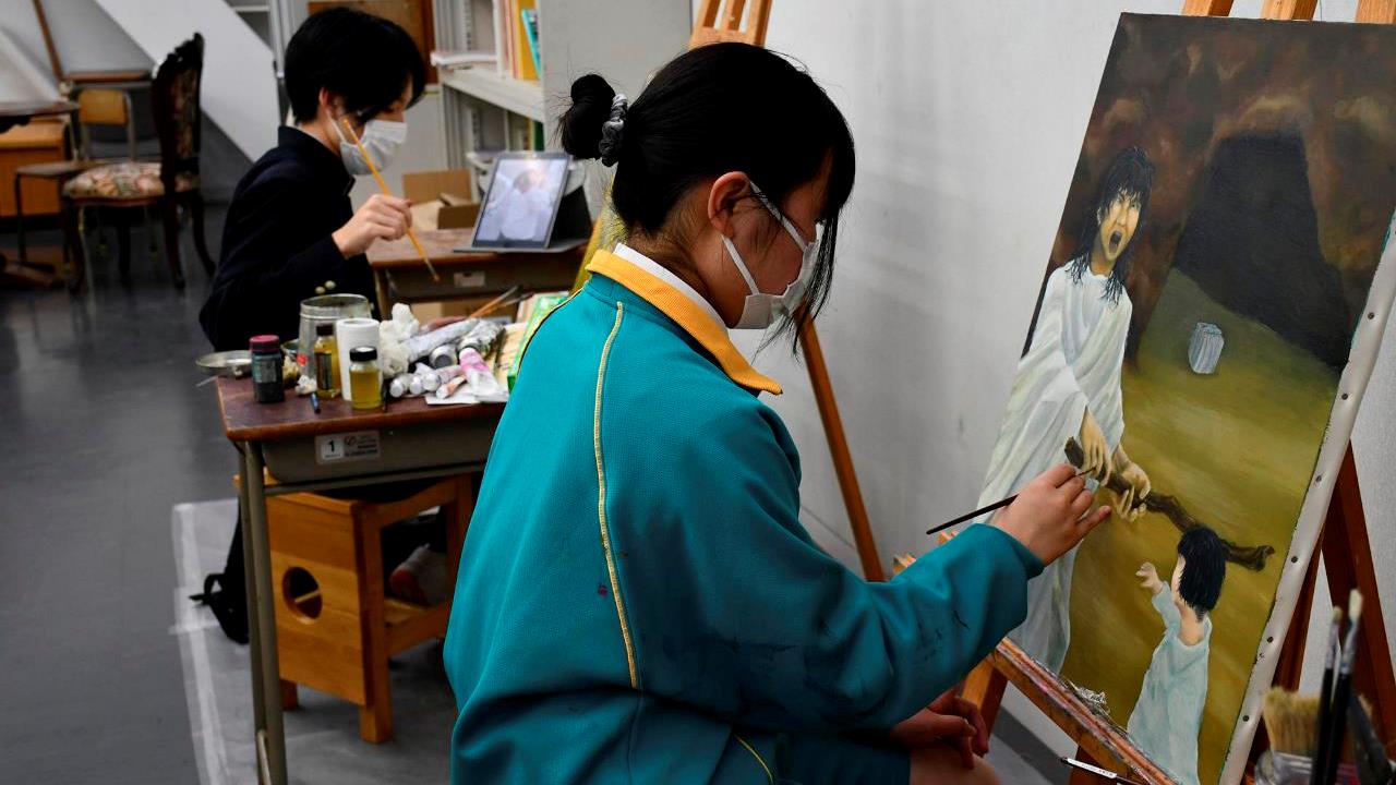 Cuadros para mantener vivo el recuerdo de los supervivientes de la bomba atómica de Hiroshima