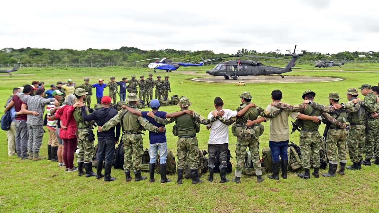 Casi un centenar de indígenas se unen a búsqueda de 4 niños desaparecidos en Colombia