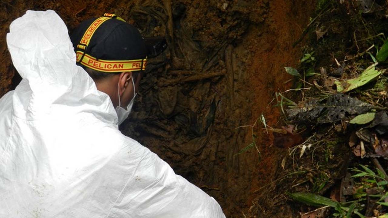 Hallaron fosa común revelada por Salvatore Mancuso a la JEP, con cerca de 200 cadáveres