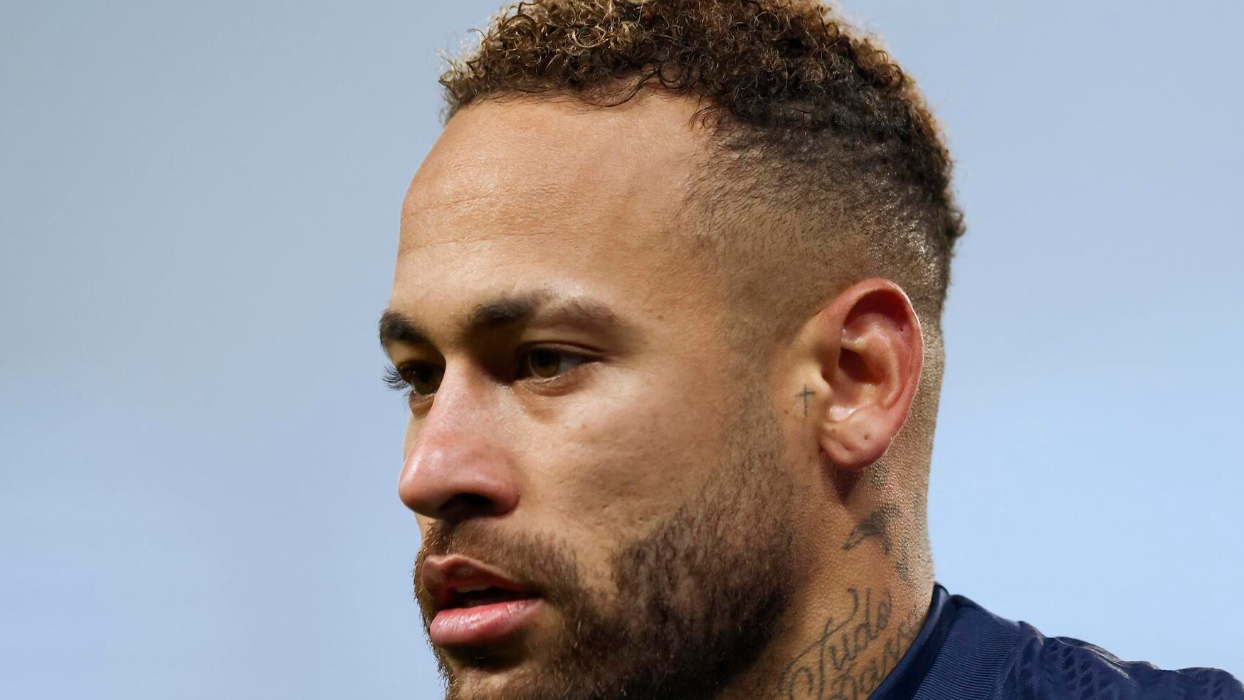 Neymar pide disculpas por la infidelidad