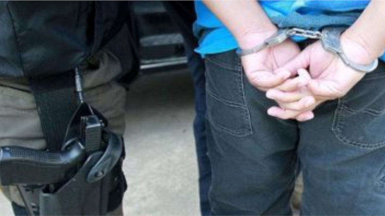 Por agredir a un servidor público fue capturado en La Candelaria