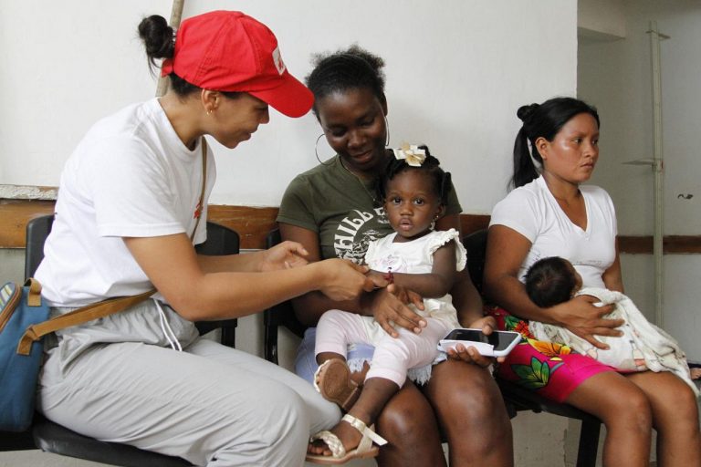FOTOS: Cuatro médicos para 28.000 personas, la realidad de la salud ...