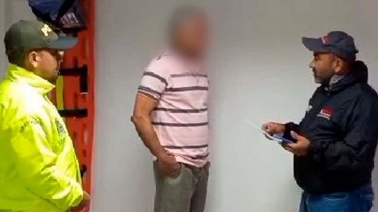 A prisión profesor quien presuntamente abusó de una menor de 17 años de edad