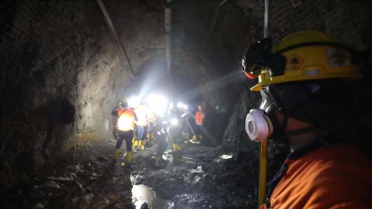 Crisis minera en Buritica Procuradores visitan la zona para dialogar con los trabajadores informales