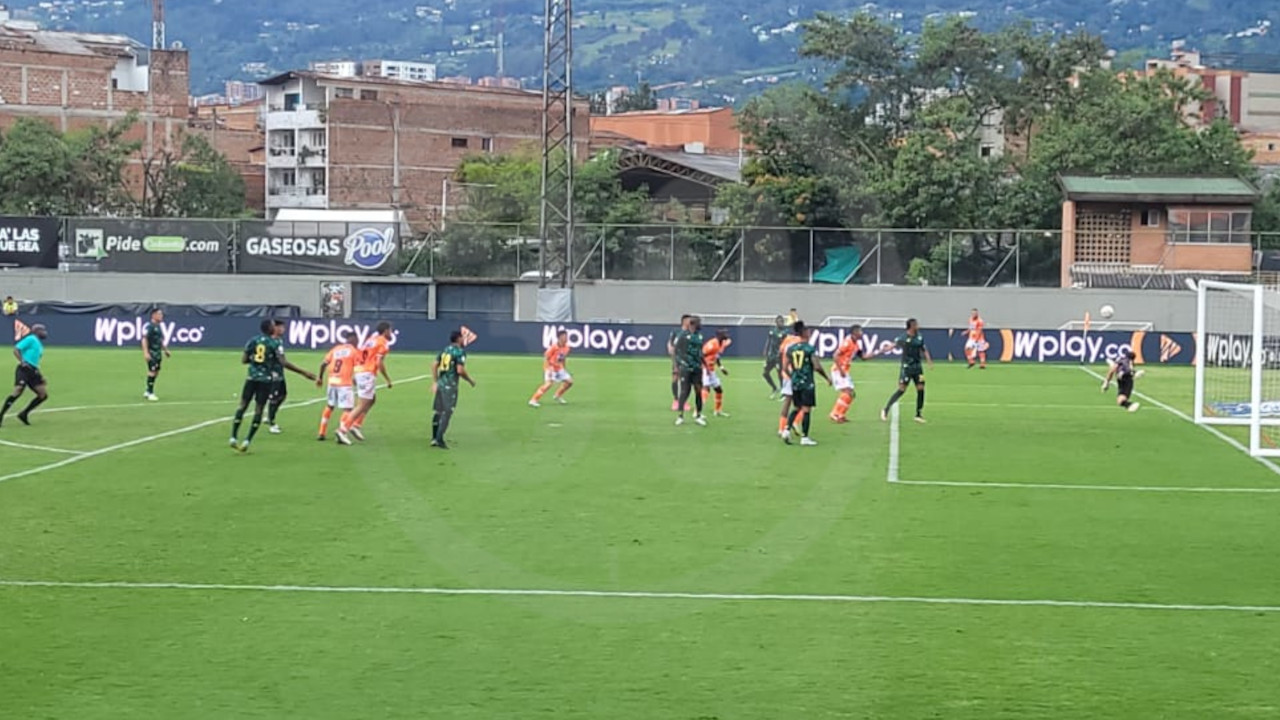 Envigado cayó derrotado 1-3 frente al Bucaramanga en el Polideportivo Sur