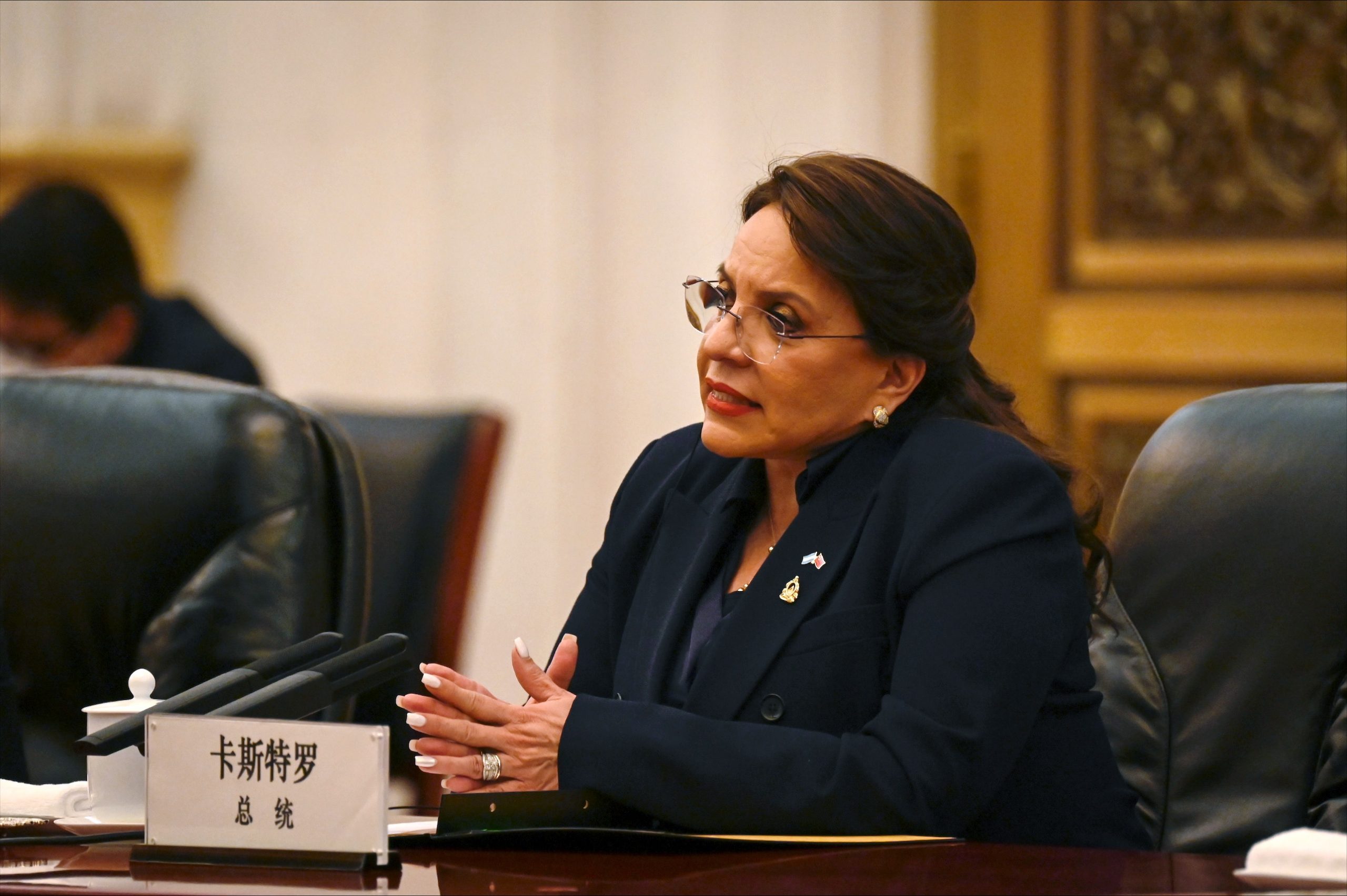 La  presidenta hondureña veta la Ley de Educación de Prevención de Embarazo Adolescente