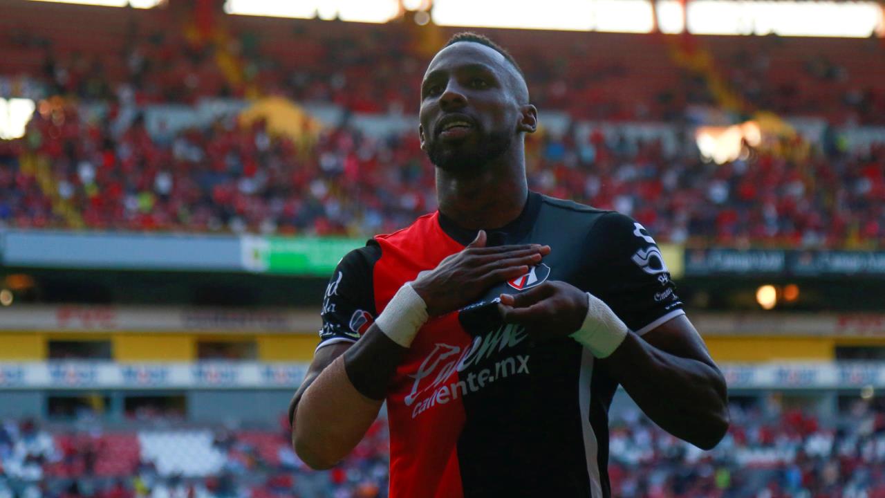 El colombiano Julián Quiñones es presentado como nuevo refuerzo de América