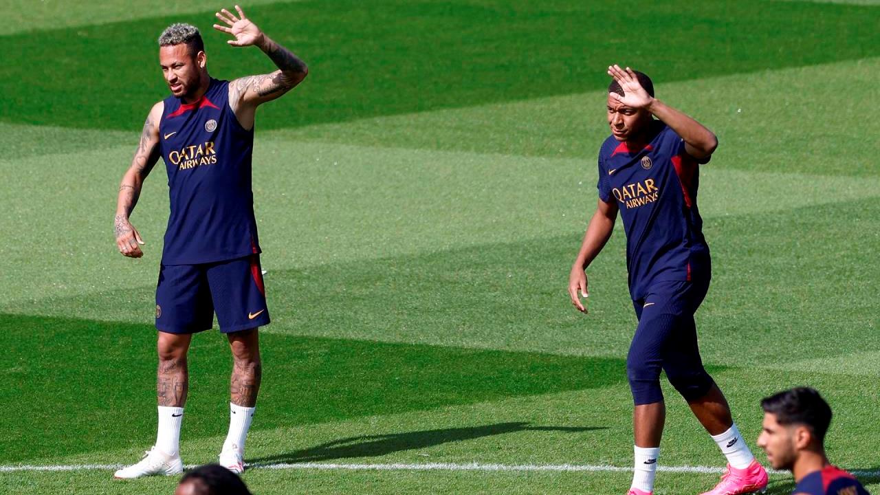 Mbappé se entrena sonriente junto a Neymar en la víspera de primer choque de pretemporada
