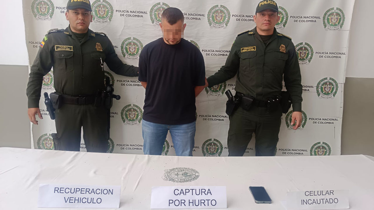 sujeto hurtó un furgón con cerdos en Bello