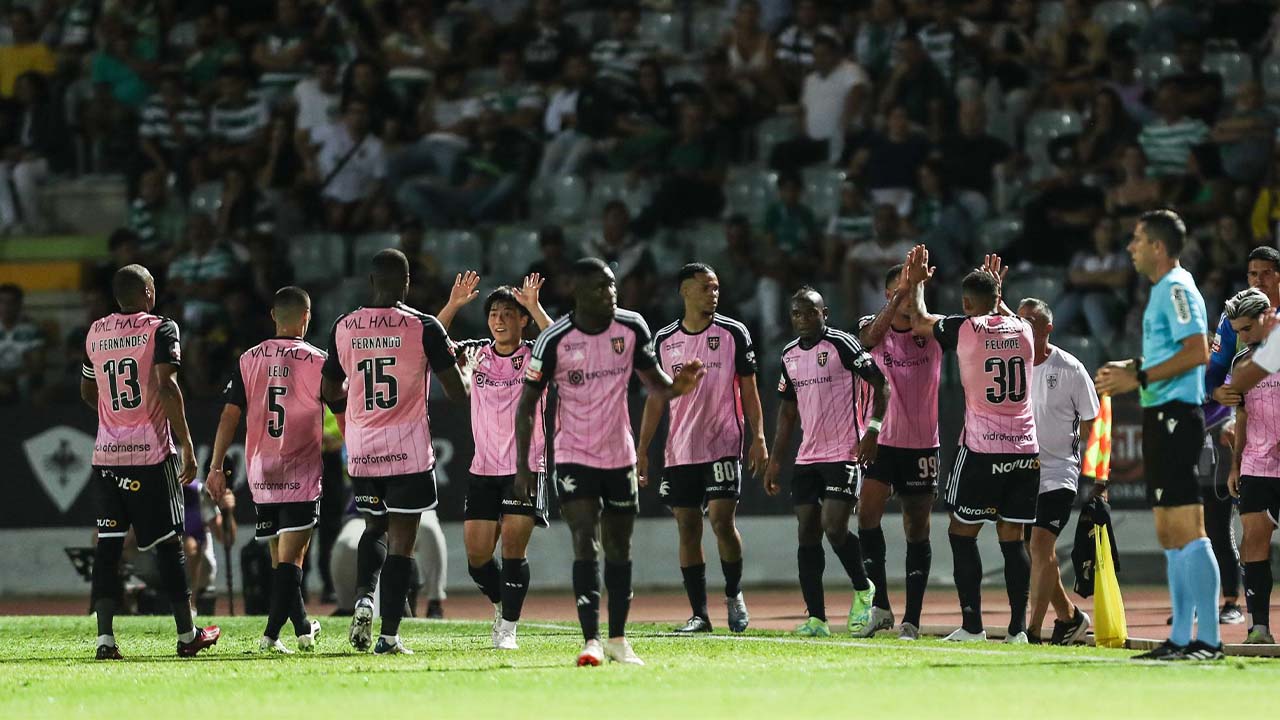 Un doblete de Paulinho da la victoria al Sporting de Portugal sobre el Casa Pia (1-2) 2 2 Un doblete de Paulinho da la victoria al Sporting de Portugal sobre el Casa Pia 1 2