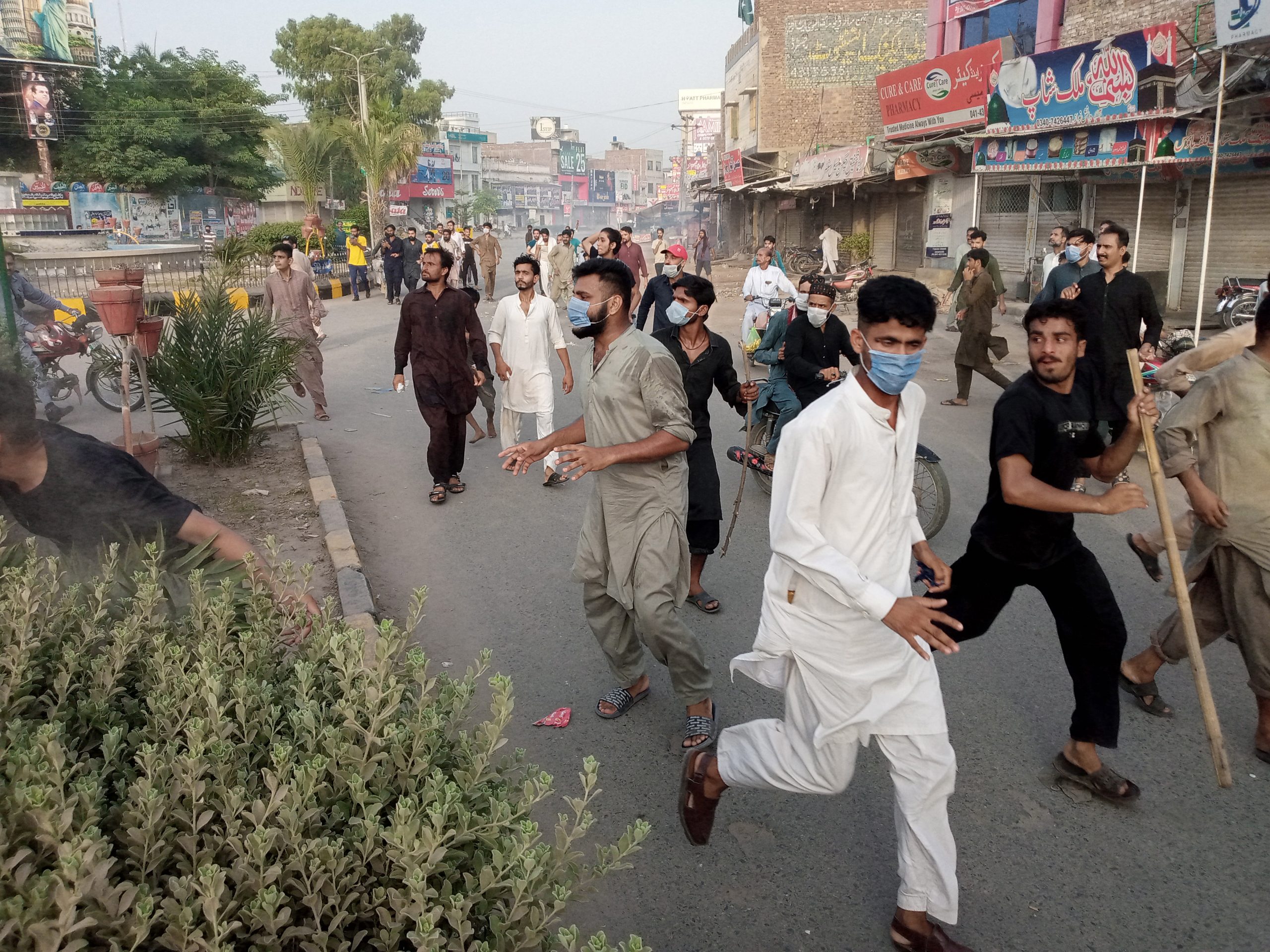 Queman varias iglesias en Pakistán tras acusaciones de blasfemia contra un cristiano