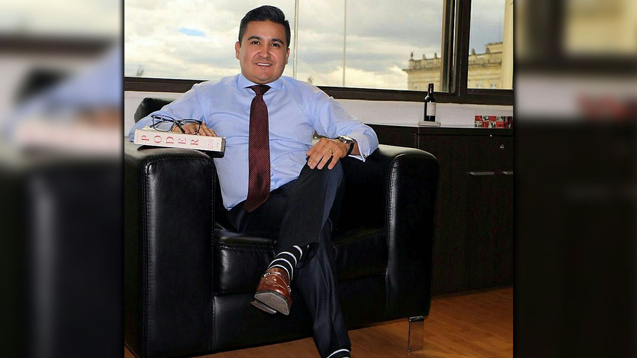 Con firmas de subalternos, secretario de senado rechaza señalamientos de acoso 2 Comision Sexta de Senado Jorge Eliecer Laverde secretario de esta celula legislativa
