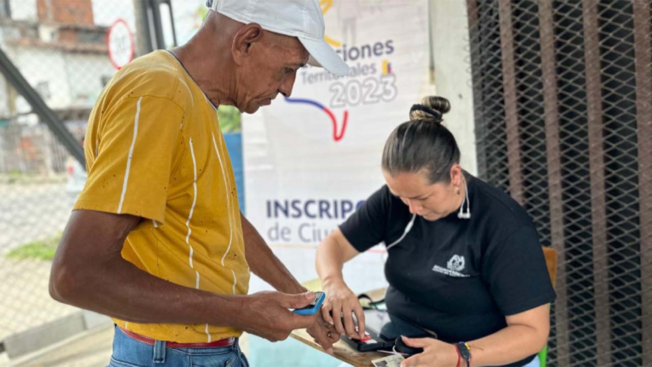 En la última semana, la Registraduría amplía horario para inscripción de cédulas para votar en próximas elecciones