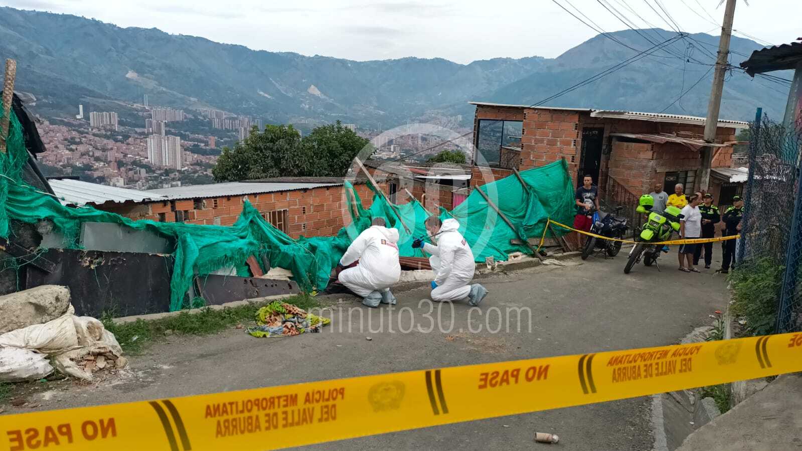 VIDEO Y FOTOS. ¿Lo tiraron de un carro? Mataron a un hombre en el Popular 5 Levantamiento