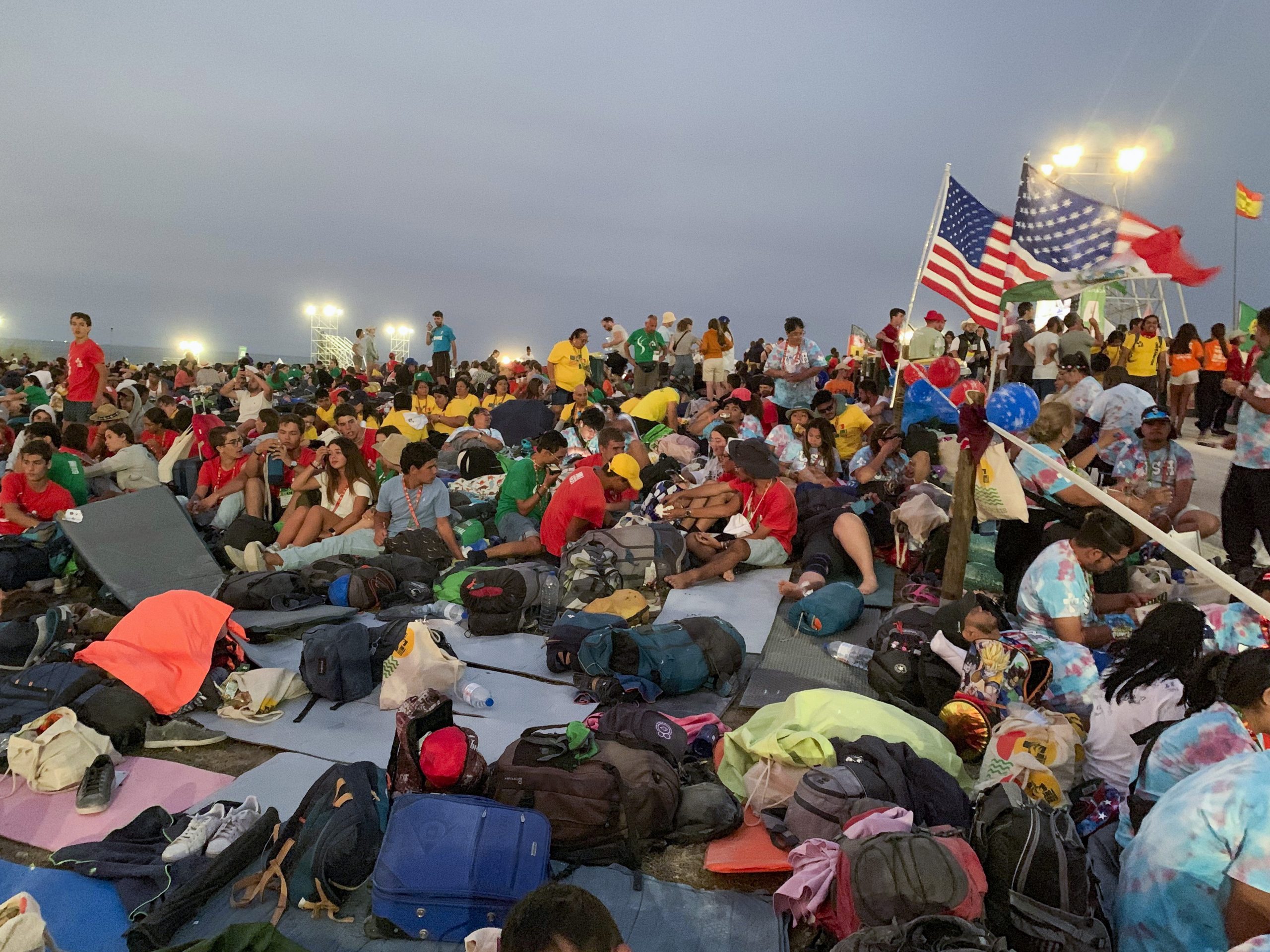 Peregrinos LGBTI+ denuncian haber sido apedreados e insultados durante la JMJ de Lisboa