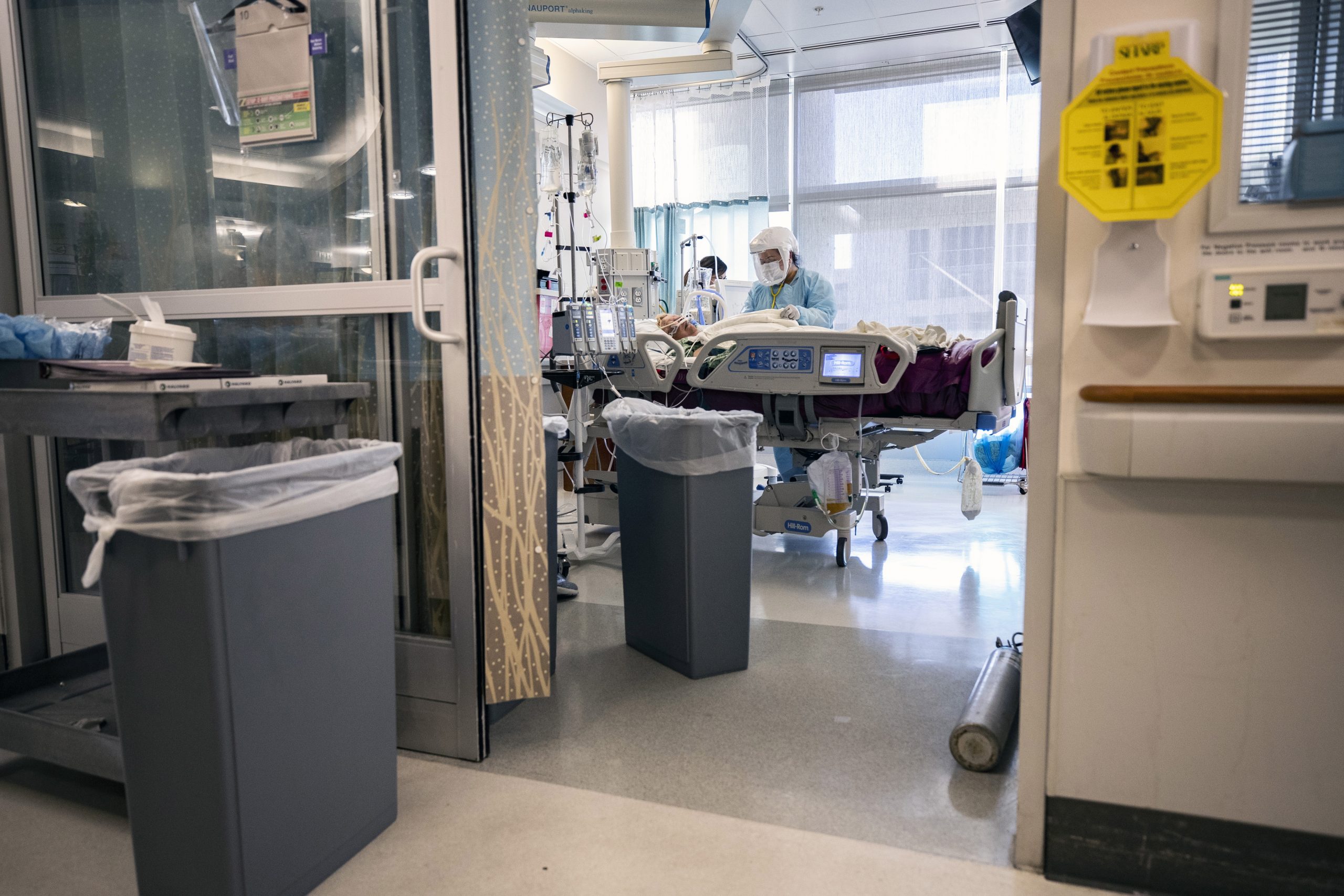 Las hospitalizaciones semanales por covid-19 aumentan 12,1 % en Estados Unidos