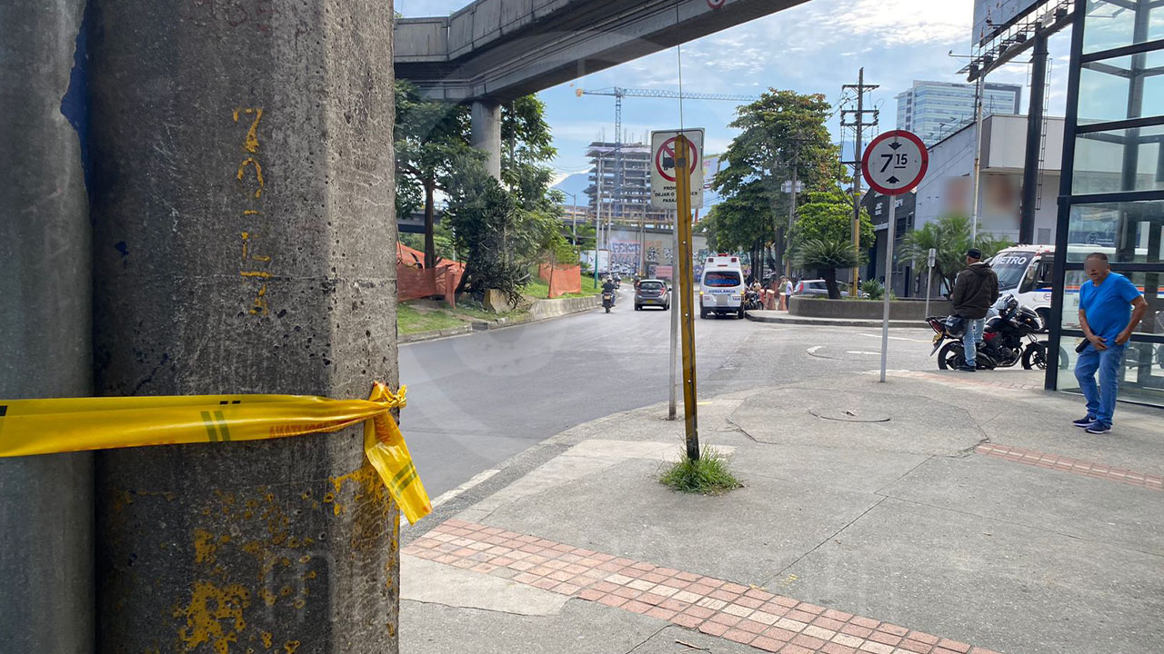 ¡Qué horror! En Sabaneta, un hombre se autolesionó en el cuello con una botella quebrada