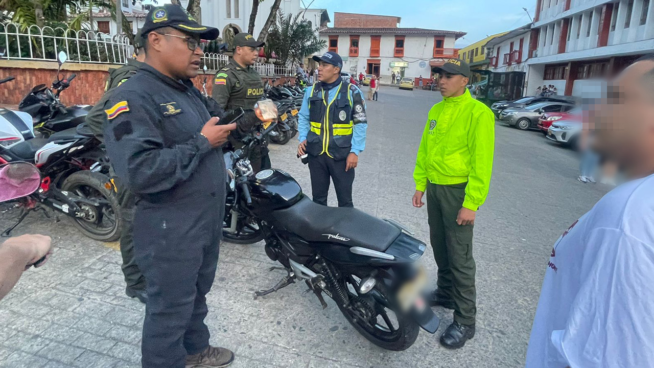 FOTOS. En Antioquia recuperaron motos y bicicletas que habían sido robadas