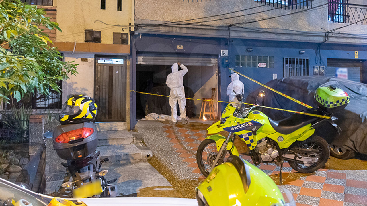 El hombre hallado sin vida dentro de carro en Santa Mónica se habría suicidado