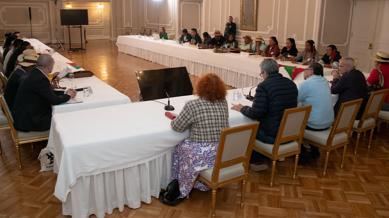 El presidente Petro se reunió con las comunidades indígenas