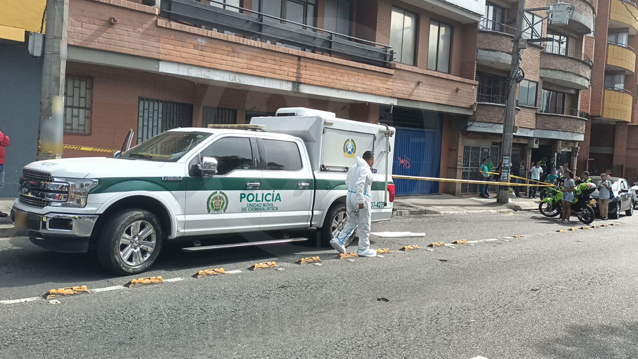 Habitante de calle murió al lado de un centro de salud en Medellín