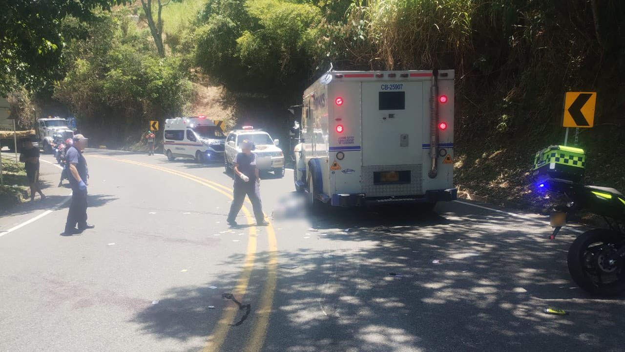 Choque entre un carro de valores y una moto, deja una persona muerta en Santa Bárbara