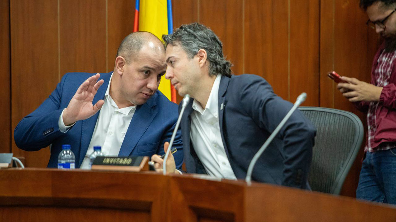 El alcalde de Medellín denunció a Tigo Une por los 2.5 billones de pesos que le pertenecen a EPM