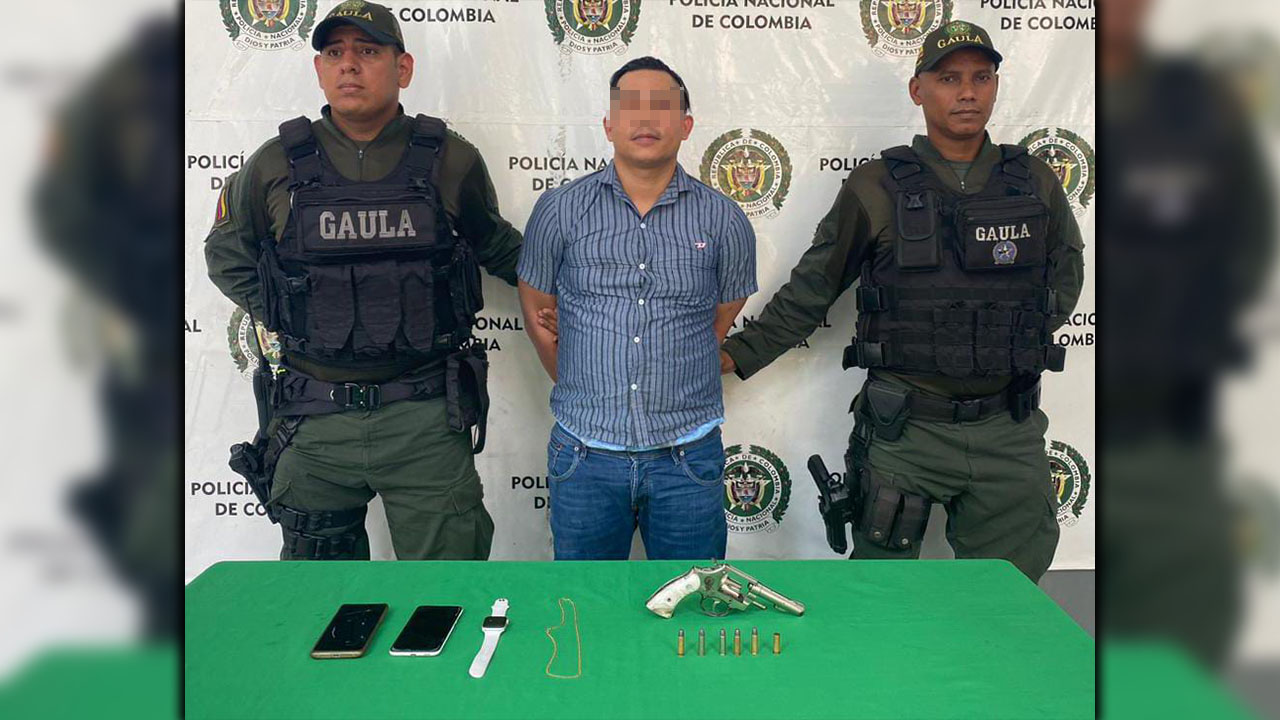 Alias 'Omar' muy ‘bravito’ hasta que llegó la policía y lo capturó en pleno atraco