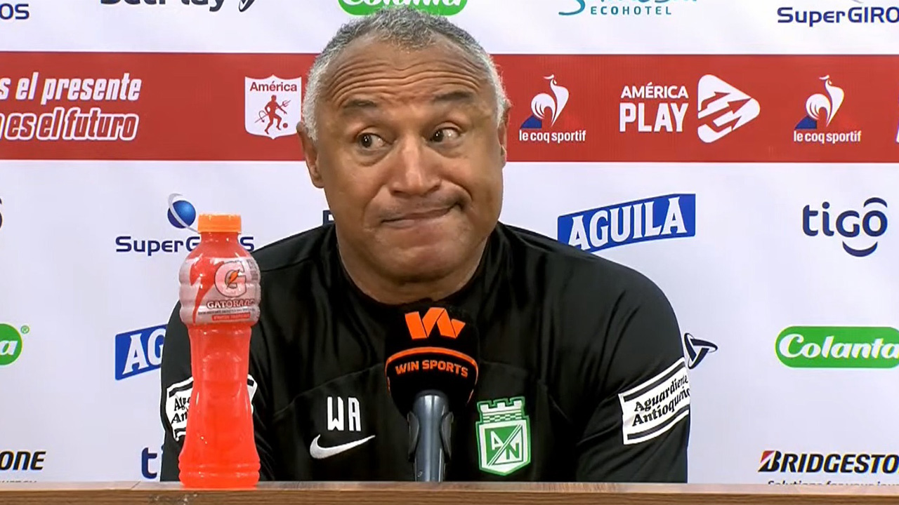 A Amaral le sacaron la piedra en conferencia de prensa