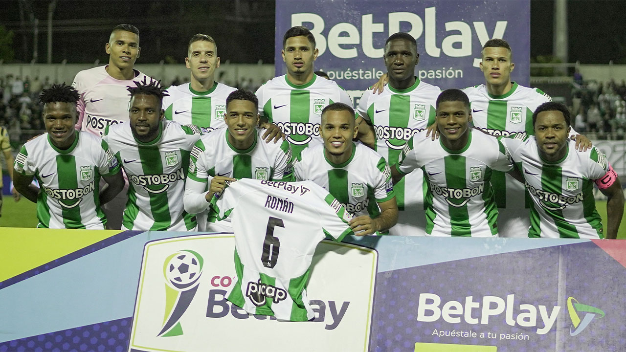 Andrés Román fue homenajeado por los compañeros