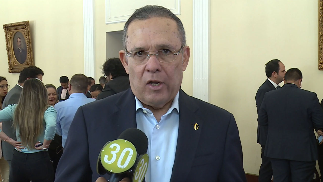 Comisiones económicas aprueban presupuesto de 502 billones para 2024