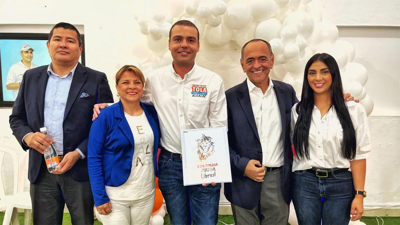 El partido Colombia Justa Libres se adhirió a la campaña de Fernando Tola Valencia