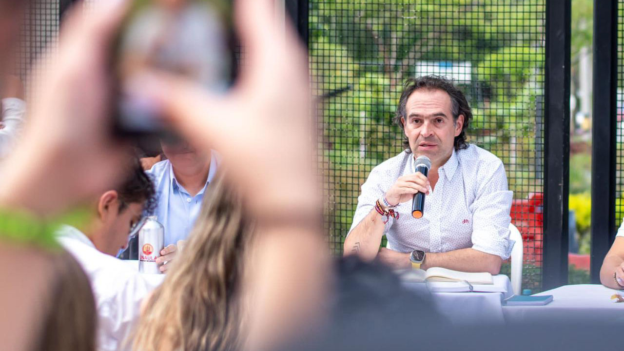 Fico Gutiérrez defendió a uniformados en debate con estudiantes de la Universidad Nacional